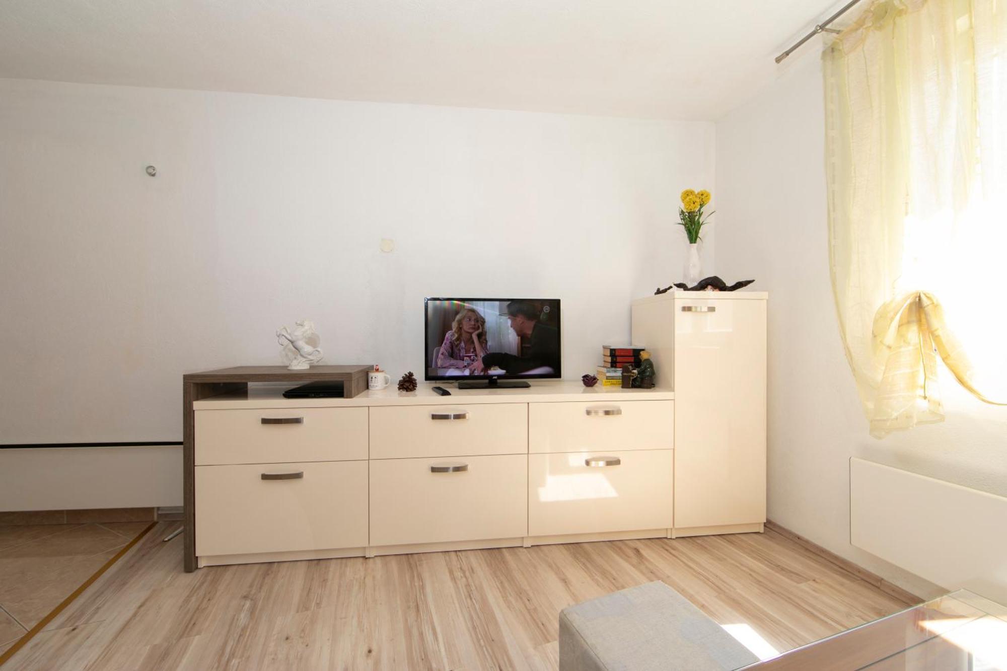 Apartmani Darinka Baška Voda Exterior foto
