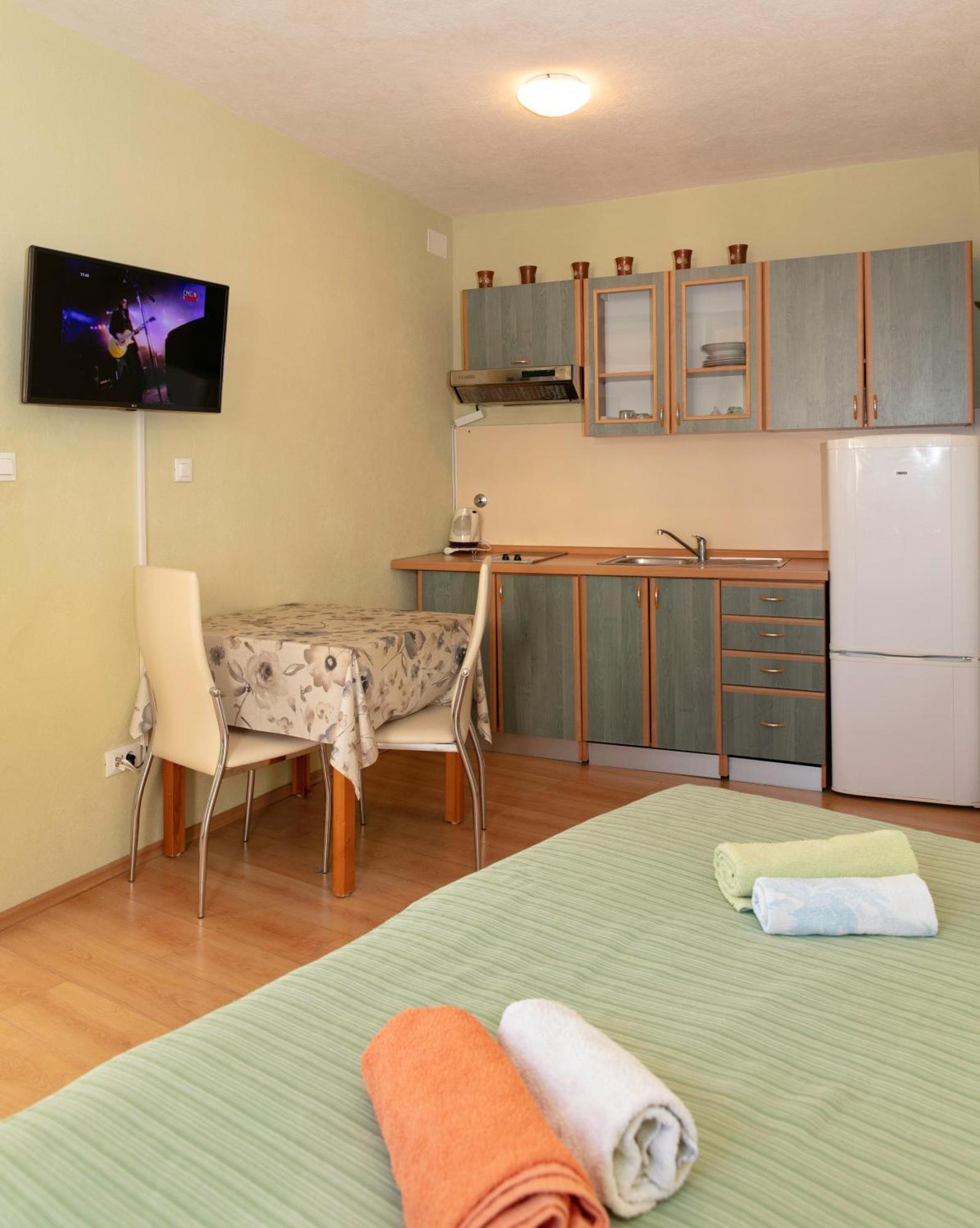 Apartmani Darinka Baška Voda Exterior foto