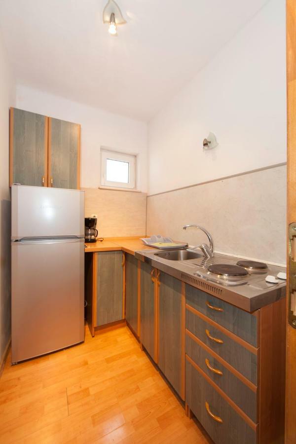 Apartmani Darinka Baška Voda Exterior foto