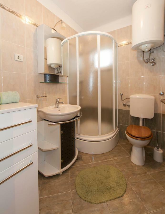 Apartmani Darinka Baška Voda Exterior foto
