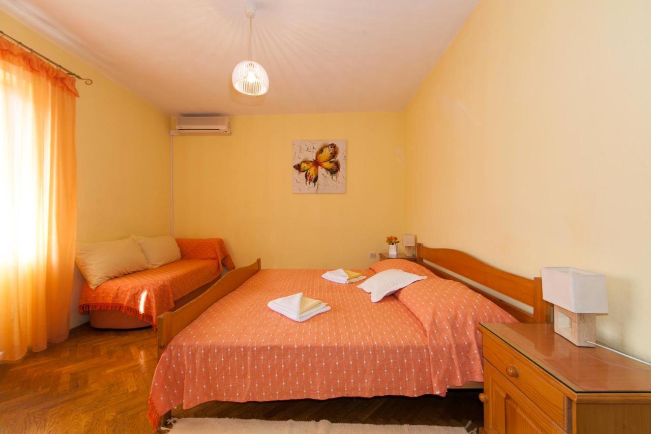 Apartmani Darinka Baška Voda Exterior foto